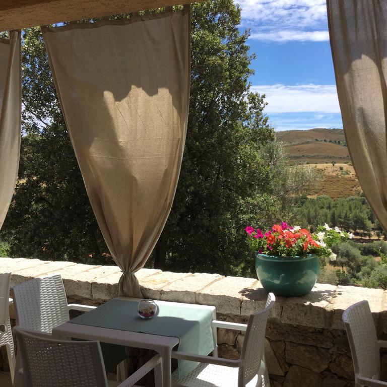 مبيت وإفطار سان تيودورو Il Giardino Di Daniela المظهر الخارجي الصورة
